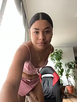 Romie_rous live cam on StripChat