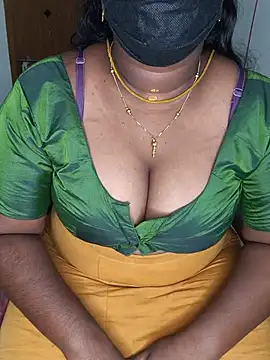 lakshmi_tamil__ live cam on StripChat