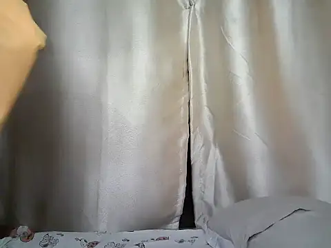 Favorite_wetu live cam on StripChat