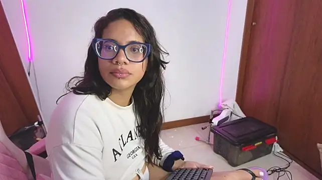 SoulDirty live cam on StripChat