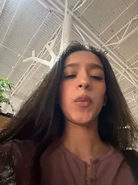 BellaTous live cam on StripChat