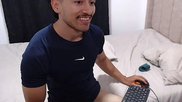 darekgates live cam on StripChat