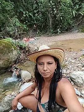 esmeralda_li live cam on StripChat
