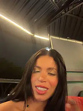 Rafaellaz live cam on StripChat
