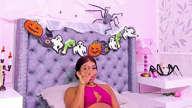 HaileeRoberts live cam on StripChat