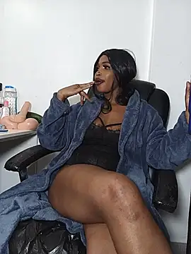 SexyNicole17 live cam on StripChat