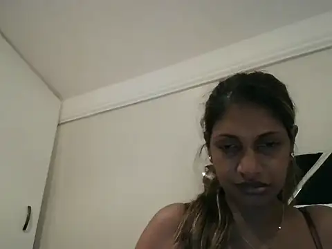 hunnie_bae live cam on StripChat