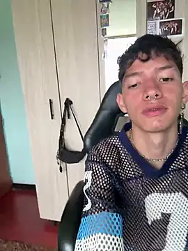 heyy_noah11 live cam