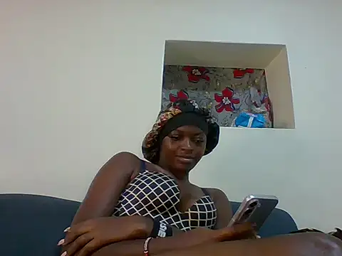 Sexy_Essiie