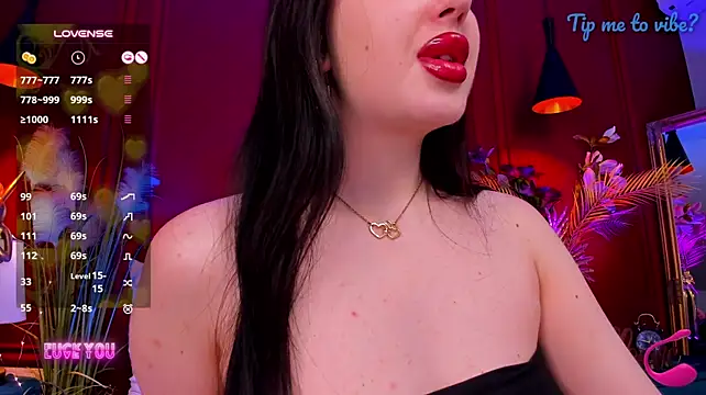 Mayzzie live cam on StripChat