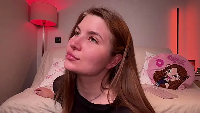 GlossyVixen live cam on StripChat