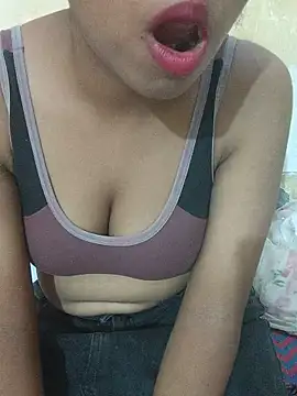 Your_Alinaa live cam on StripChat