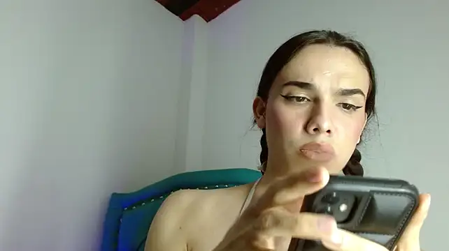 Almazz_Hot live cam on StripChat