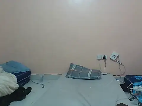 sweet-Alexza live cam on StripChat