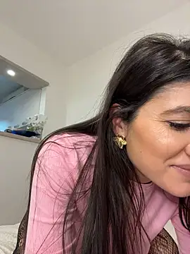 IrisBlues live cam on StripChat