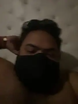 velakapoor07 live cam on StripChat