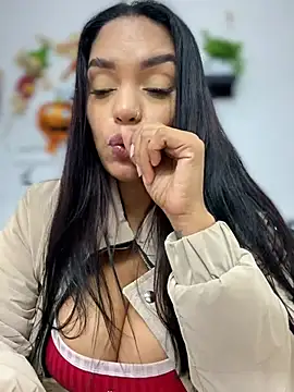 Sara-77 live cam on StripChat