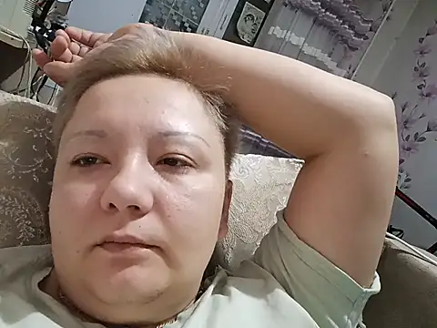 Tina_Mirabella live cam on StripChat