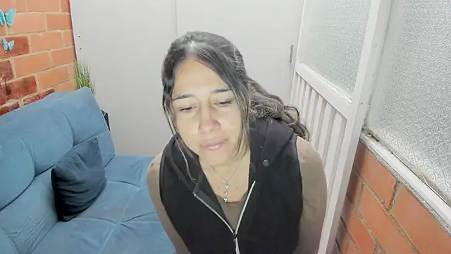 penelope47 (F milf) - naked dance and oil
