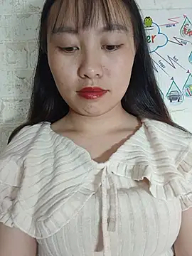 Cherry-squirtt live cam on StripChat