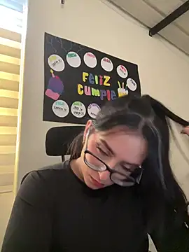 Kloenovoa- live cam on StripChat