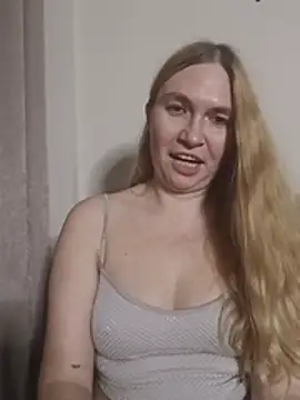 KisaVixen live cam on StripChat