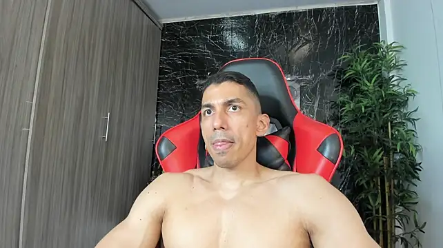 Erik_castle live cam on StripChat