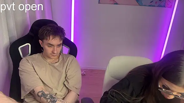xgvgggx live cam on StripChat