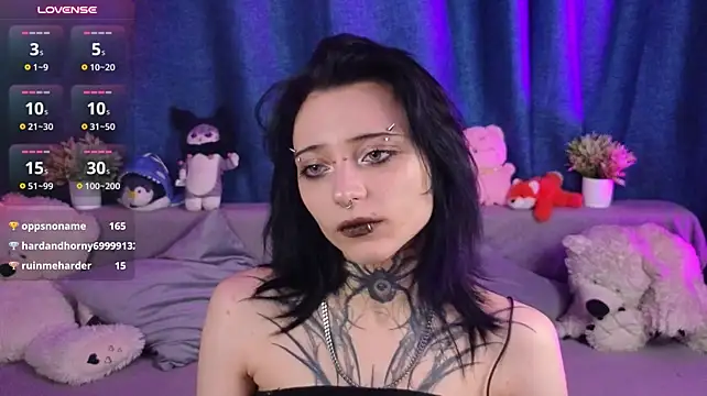 Neya_Lettee live cam on StripChat