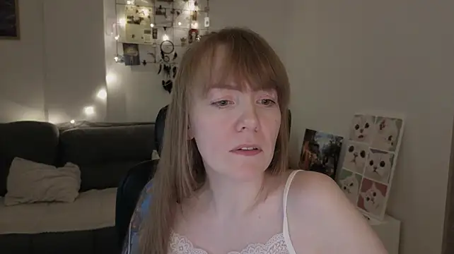 Aurora_Velvett_