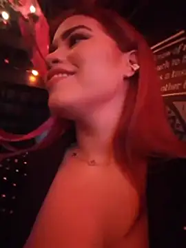 KaseyRosse live cam on StripChat