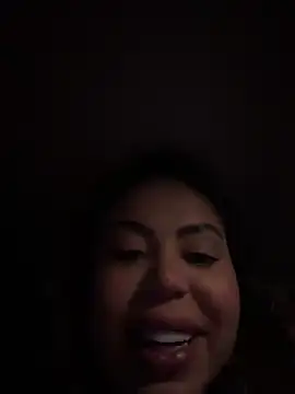 LariiHotWife Live Webcam on Stripchat