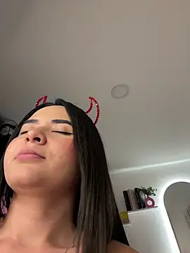 Jenn_Layton webcam