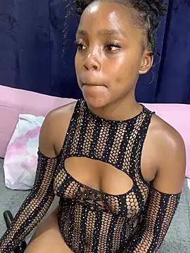 Littlebunny33 live cam preview