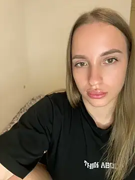 NeEdnaBradley live cam on StripChat