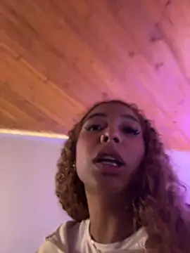 Tiana_prettyy live cam on StripChat