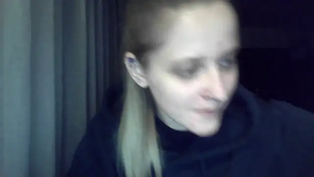 LeaWetGirl live cam on StripChat