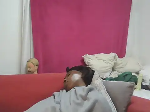 Sexxybella27 live cam on StripChat