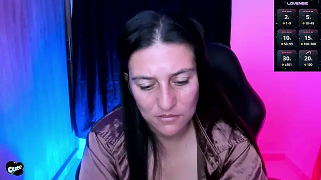Saskyaa live cam on StripChat