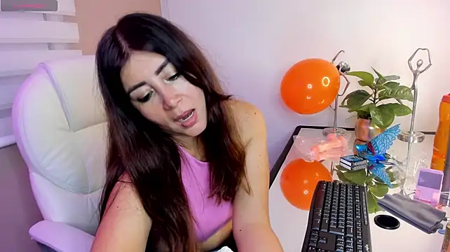 qlooncita live cam on StripChat