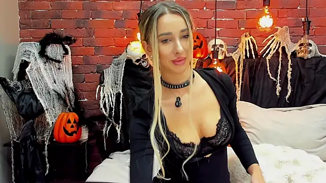 ChristynaRoss live cam on StripChat