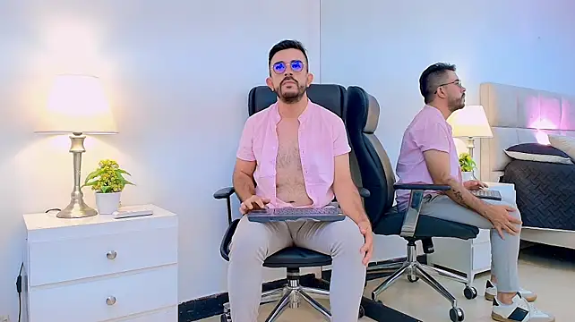 NicoSaint_ on Stripchat
