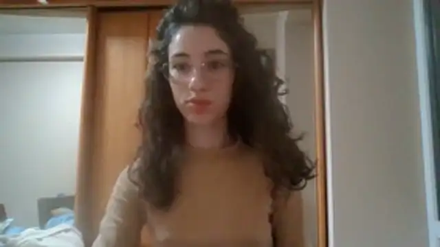 CrystalDolls webcam