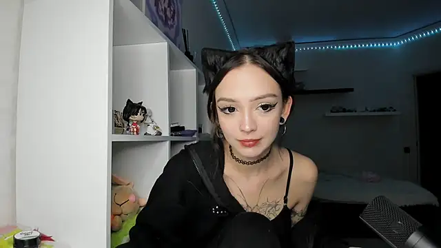 PurrYuna live cam on StripChat
