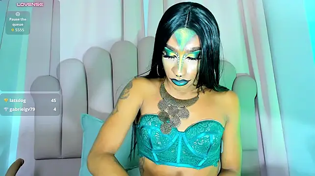 NicoleMadrird live cam on StripChat