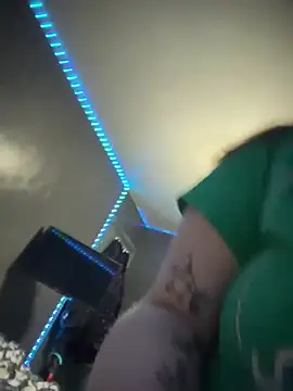 Freakyy_slut69 live cam on StripChat