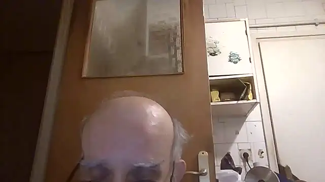 mariusica1@xh live cam on StripChat