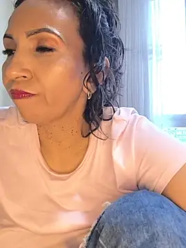 Mrsvictoriaaa live cam on StripChat
