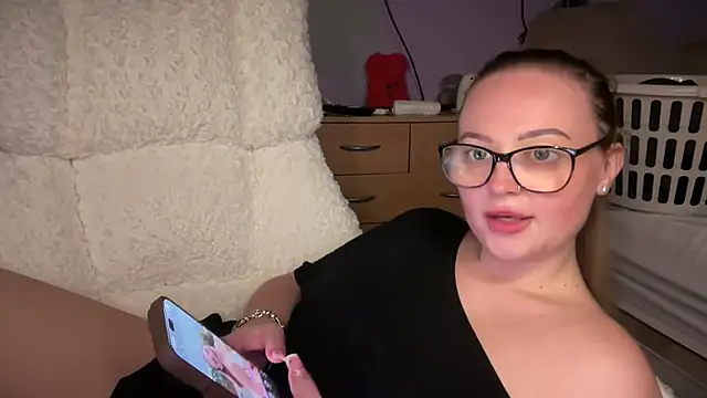 SexySashaxox live cam on StripChat