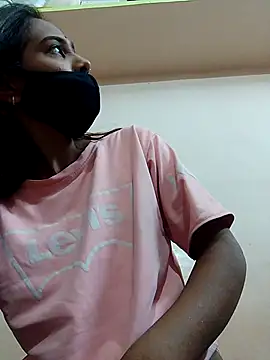 hotgirl-20 live cam on StripChat